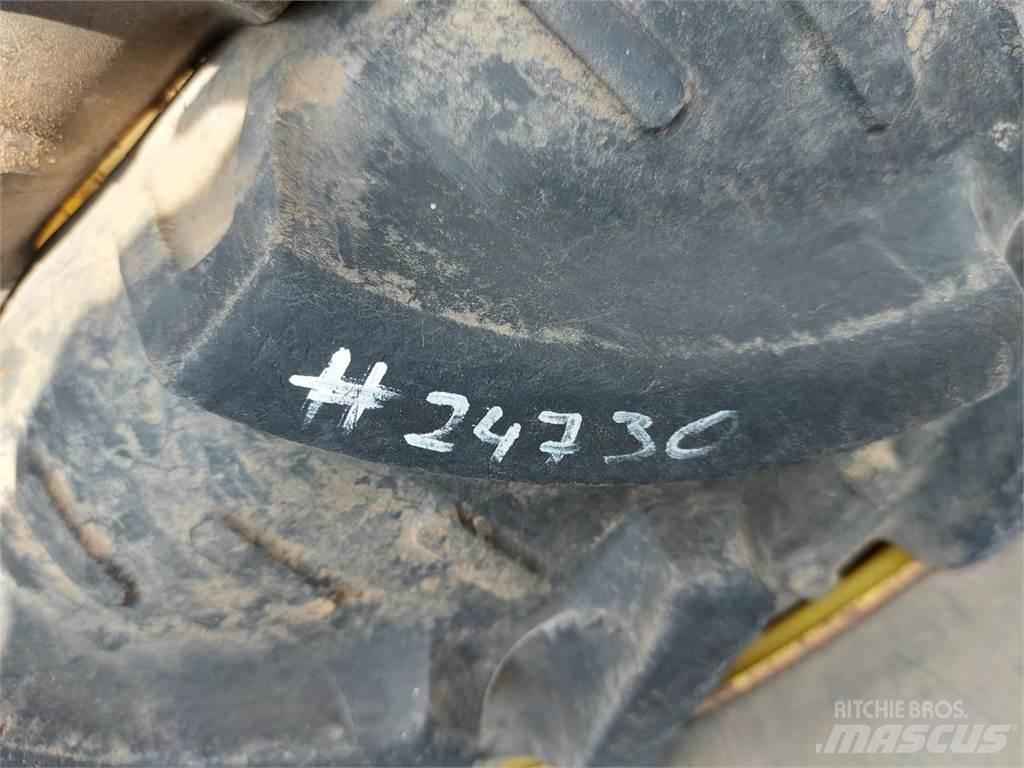 Kleber 270/95R32 輪胎、車輪和輪圈