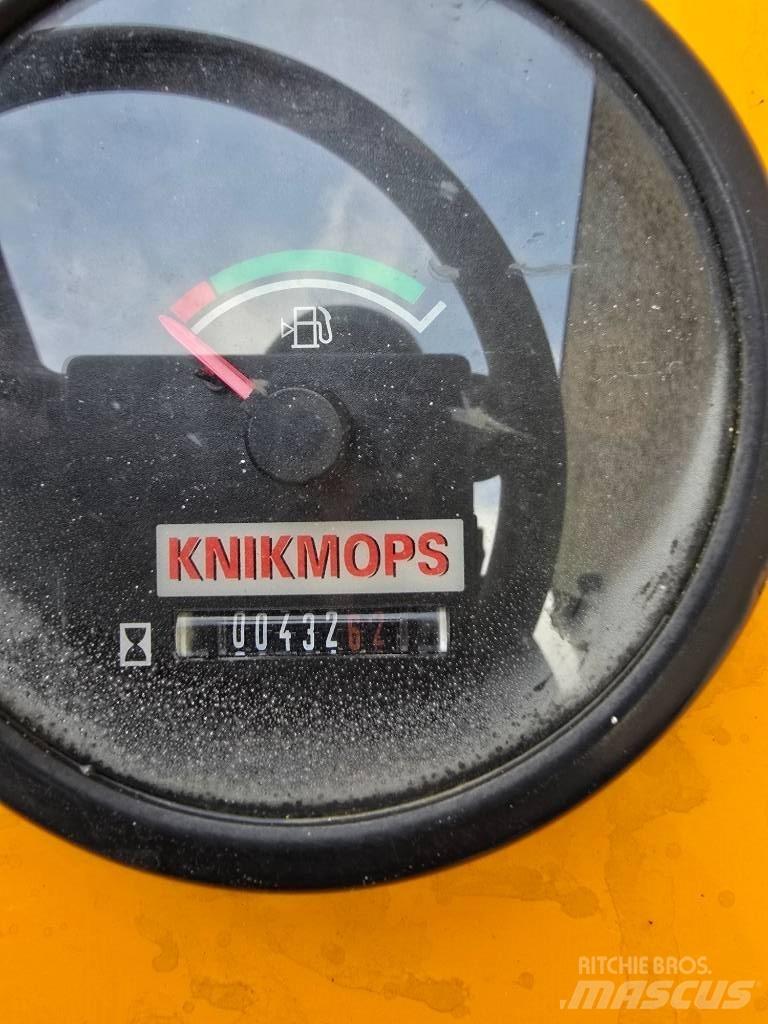 Knikmops 100 輪胎式裝載機
