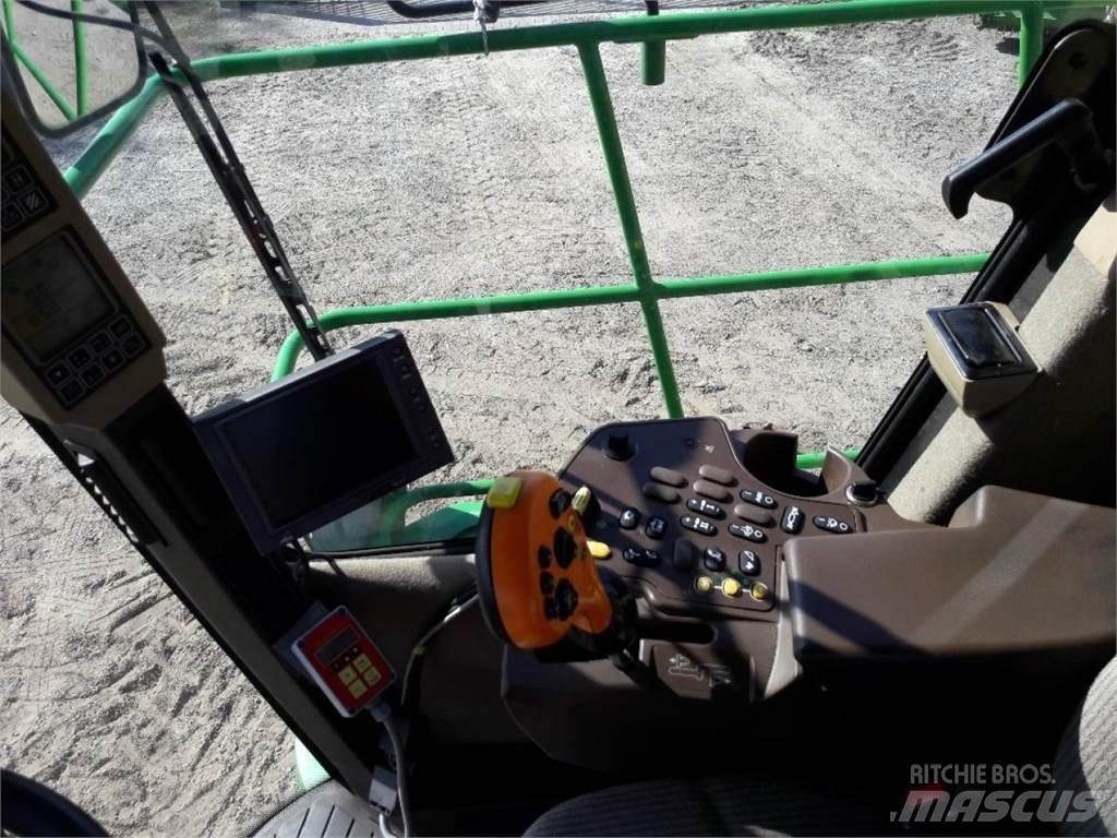 John Deere 7350 自走式飼料採集機