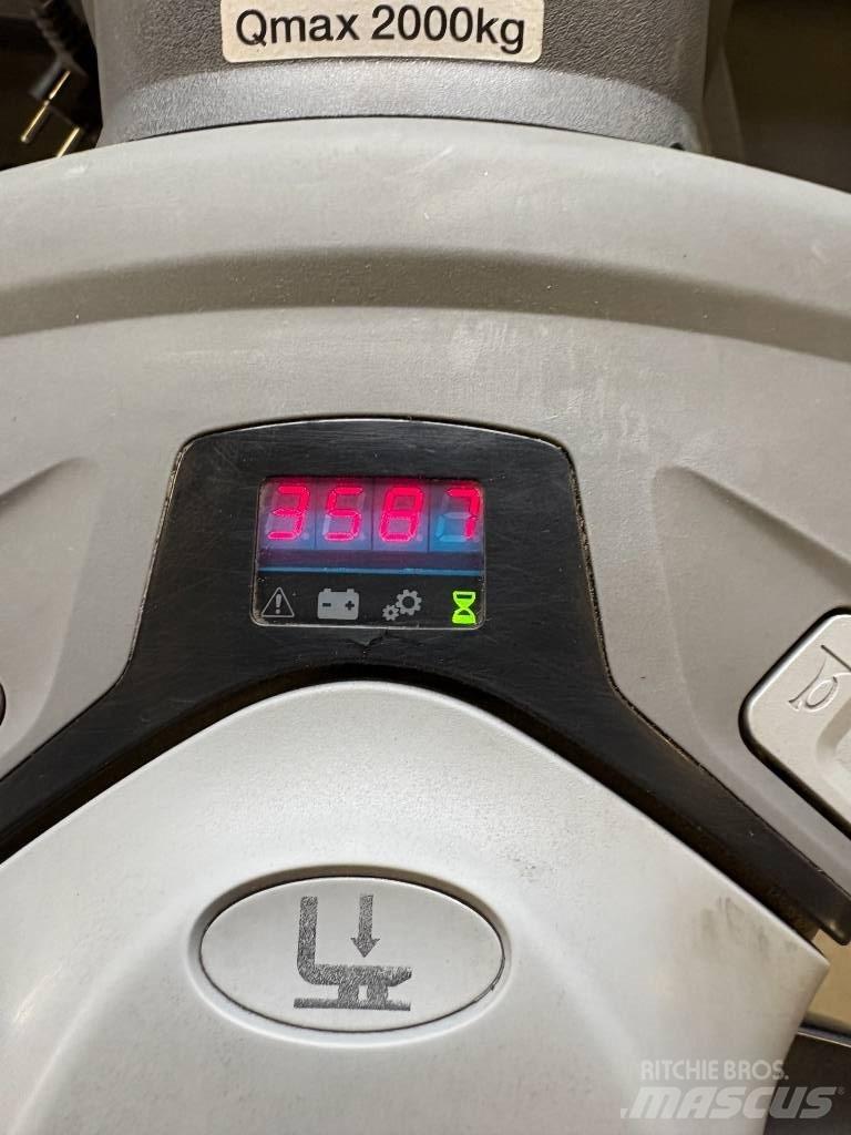 Cesab P 320 平台型低架升降機