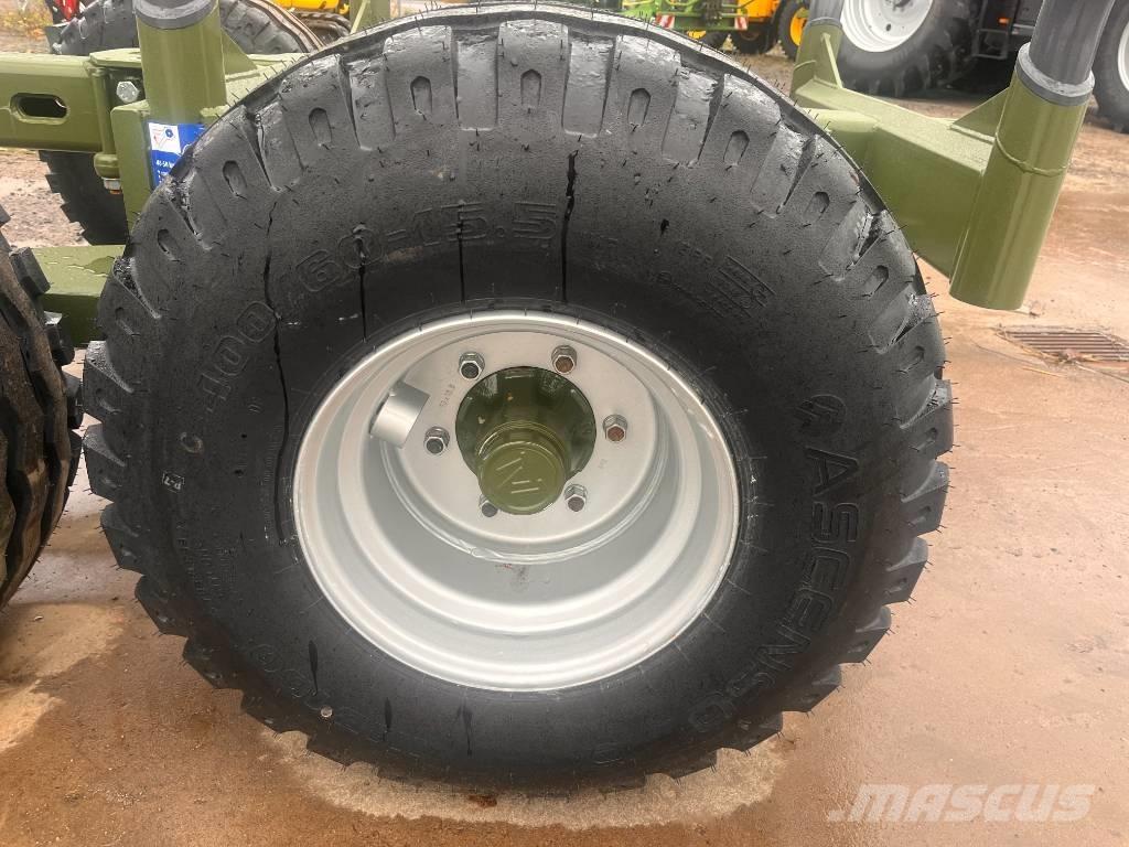 Farma T9 DS 林業拖車