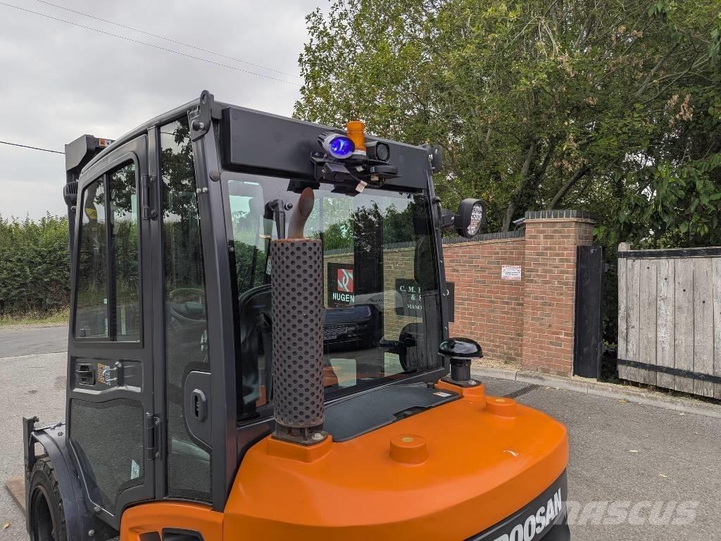Doosan D 35 C-9 柴油卡車