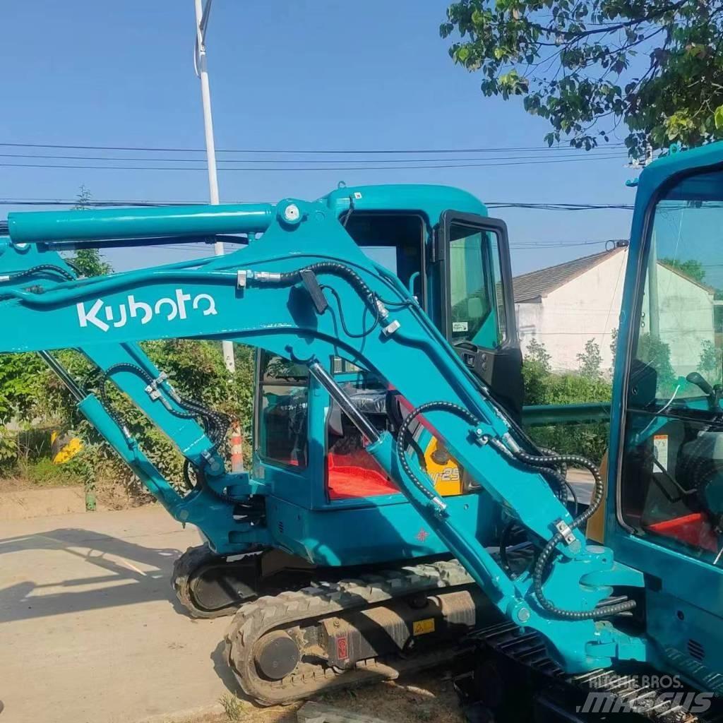 Kubota U 25 小型挖土機/掘鑿機<7t(小型挖掘機)