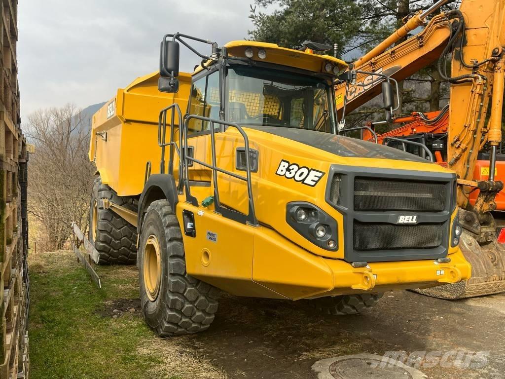 Bell B30E 4x4 鉸接式起吊車