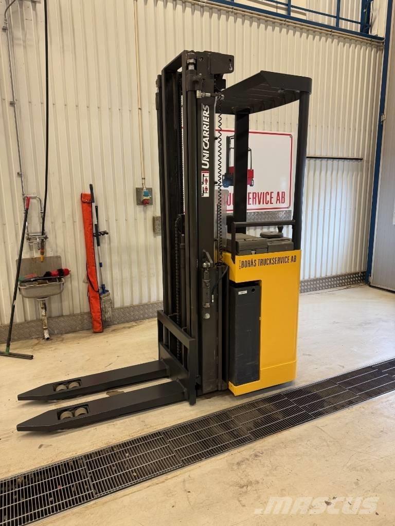 Atlet truck AJN 160 自走式堆積機