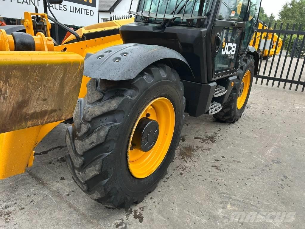 JCB 540-140 伸縮臂操作車
