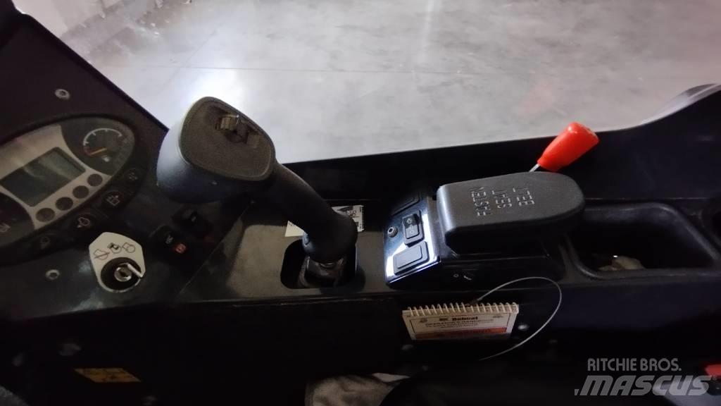 Bobcat L 23 小型裝載機