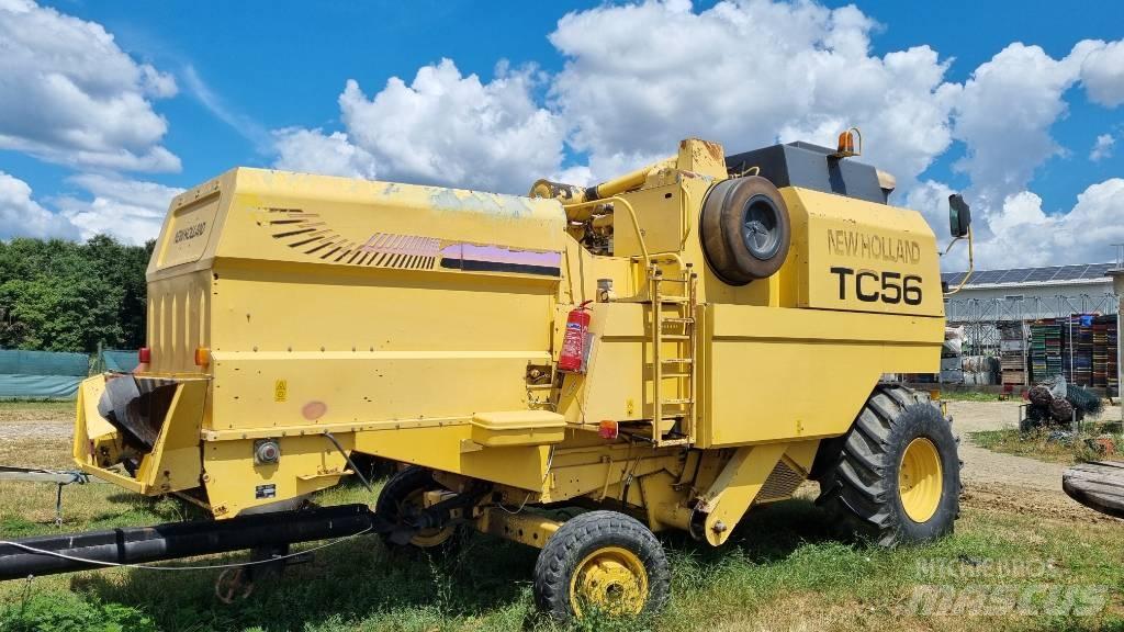 New Holland TC 56 聯合收穫機