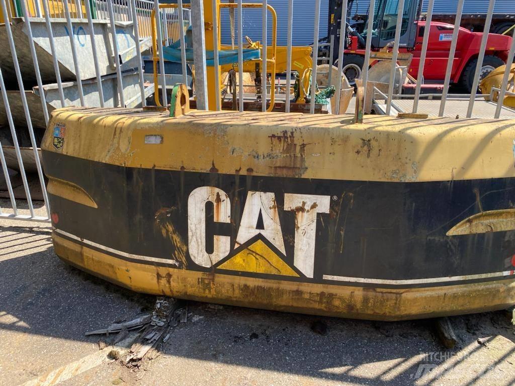CAT 320, 320B, 320BL 底盤和懸架