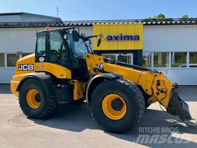 JCB 320 S 伸縮臂操作車