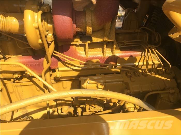CAT D 6 D 履帶推土機