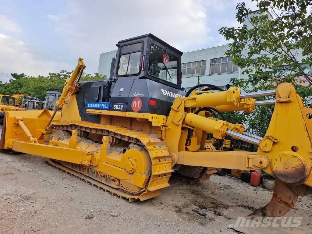 Shantui SD 32 履帶推土機