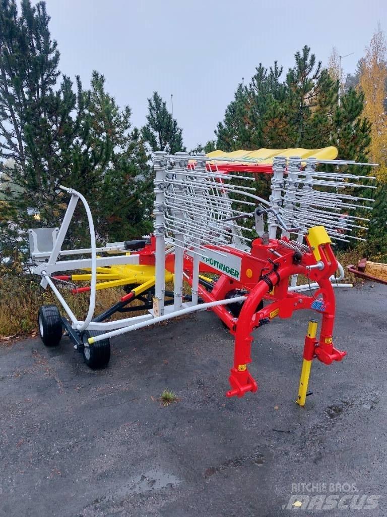 Pöttinger Top 462 堆草機