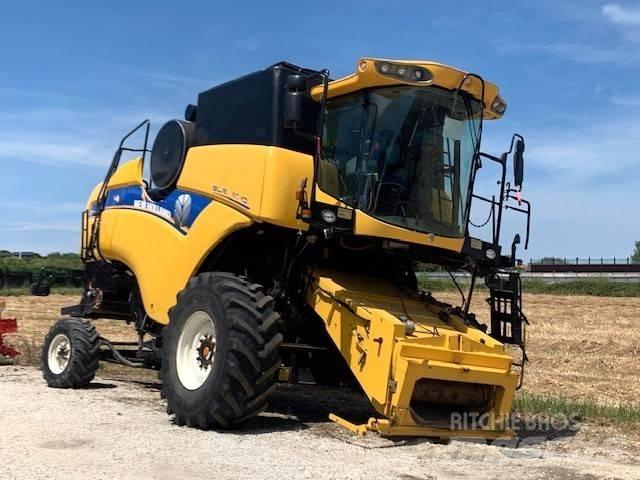 New Holland CX 5090 聯合收穫機