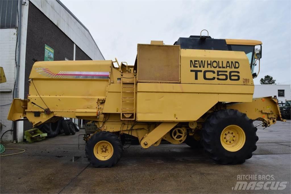 New Holland TC 56 聯合收穫機