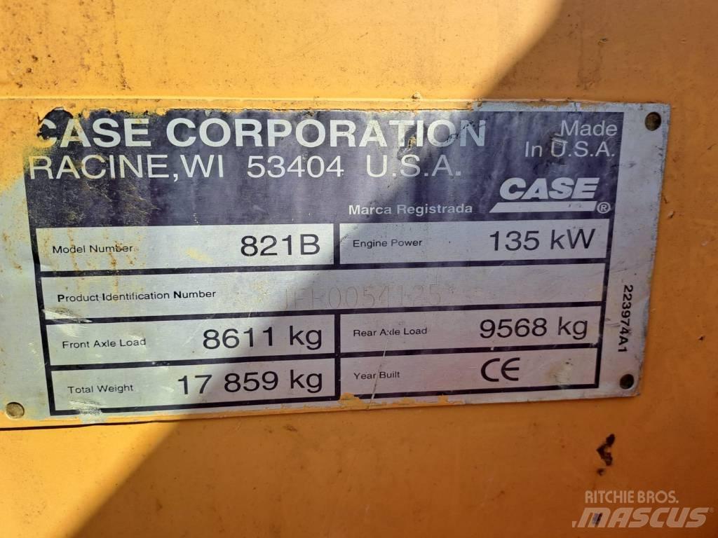 CASE 821 B 輪胎式裝載機