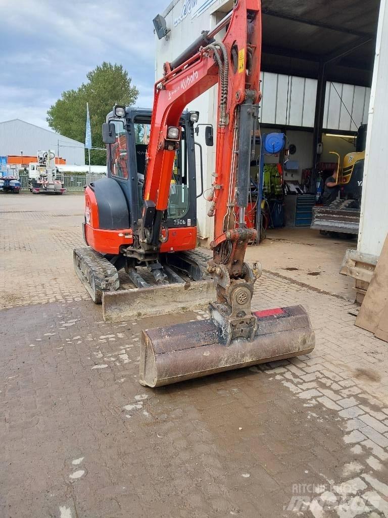 Kubota U 36-4 小型挖土機/掘鑿機<7t(小型挖掘機)