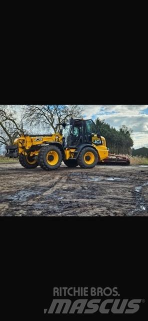 JCB TM 320 S 農業用伸縮臂裝載機