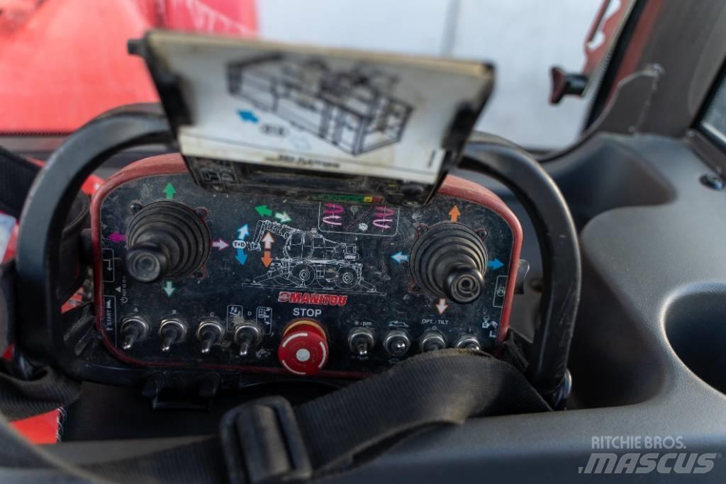 Manitou MRT 2550 伸縮臂操作車