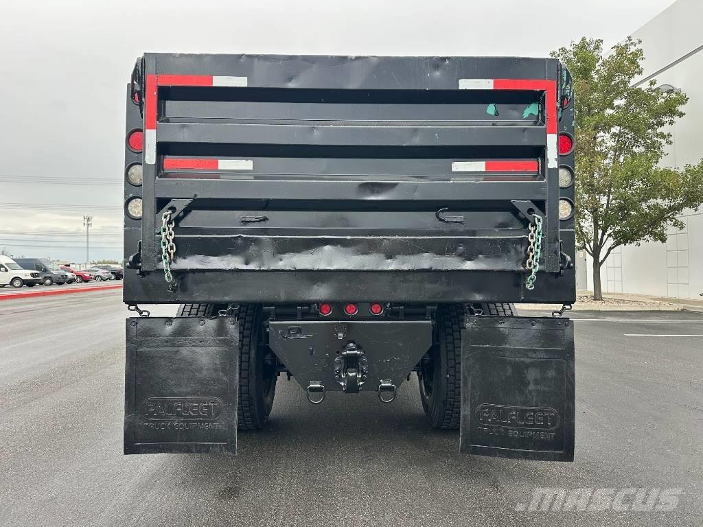 Peterbilt 337 傾卸式卡車