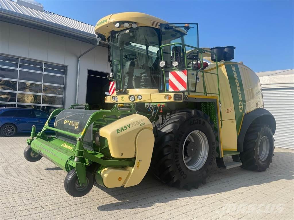 Krone Big X 700 自走式飼料採集機