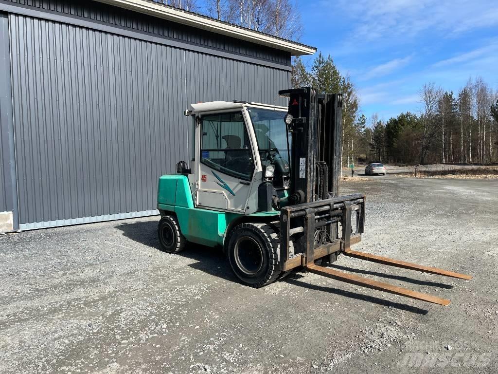 Mitsubishi FD45K2 柴油卡車