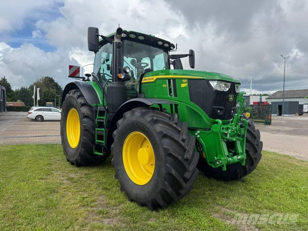 John Deere 6R 250 曳引機