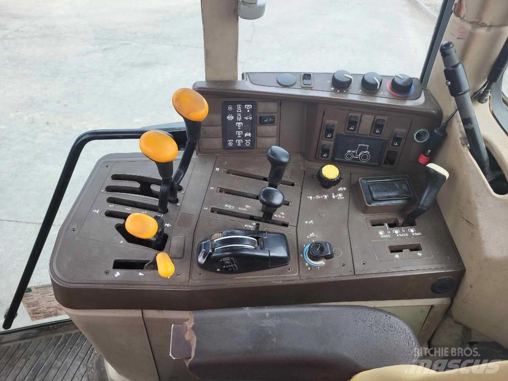 John Deere 6910 曳引機