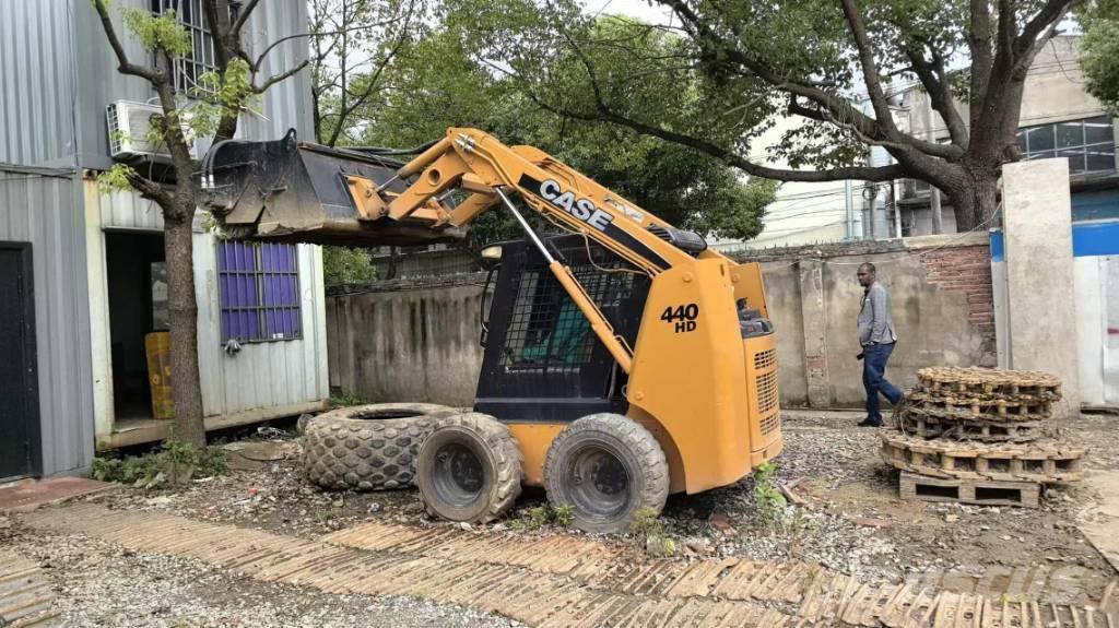 CASE 440 滑移轉向裝載機