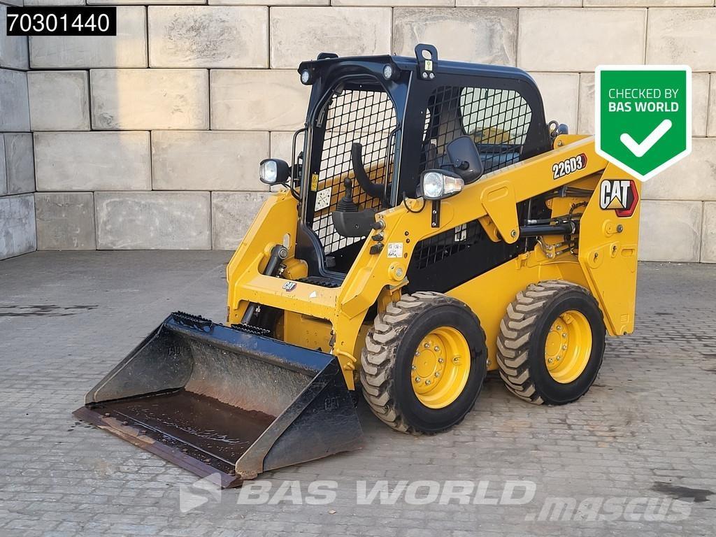 CAT 226 D3 滑移轉向裝載機