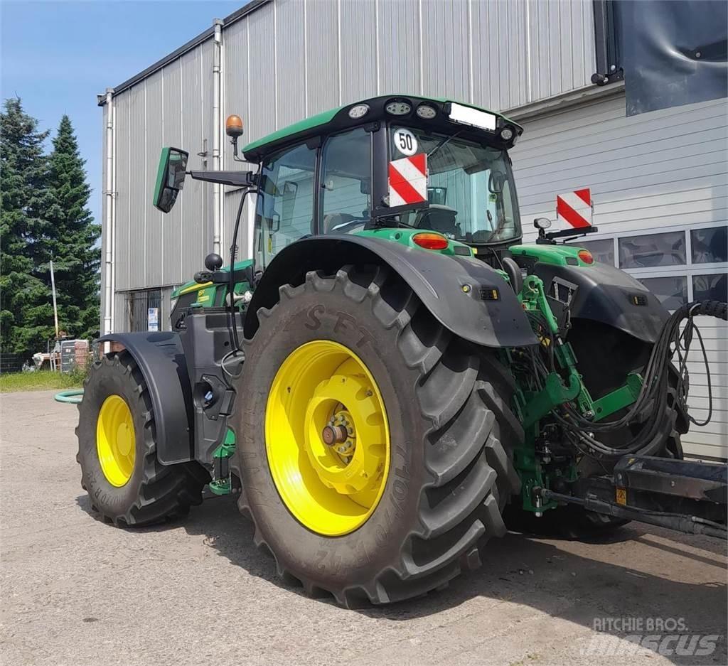 John Deere 6R 215 曳引機