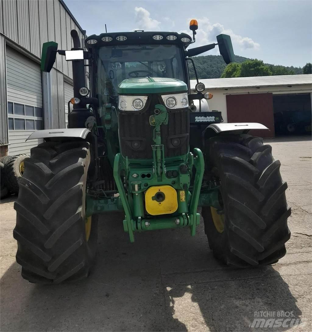 John Deere 6R 215 曳引機