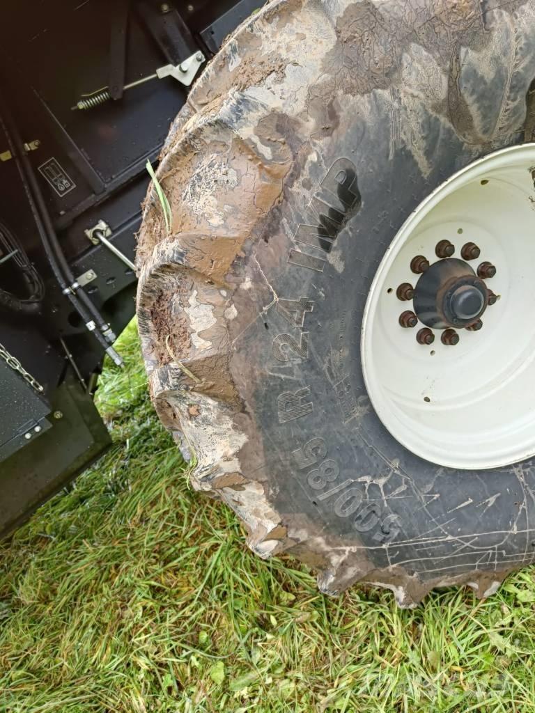 New Holland CX6.80 聯合收穫機