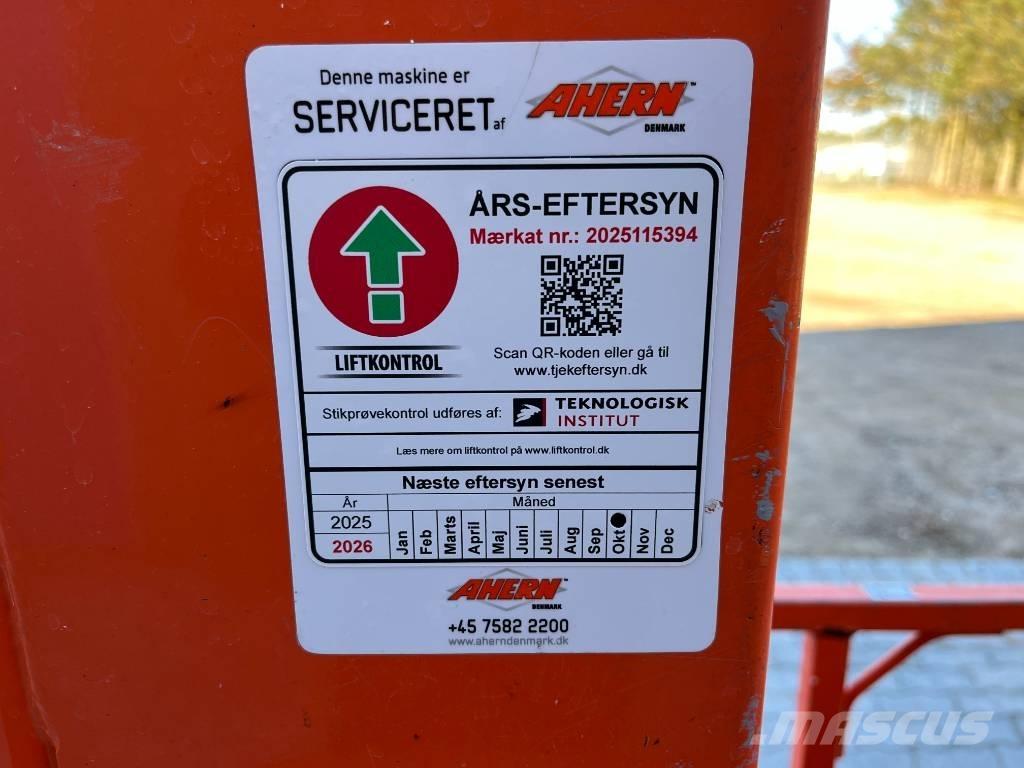 JLG 1230 ES 垂直升降工作台