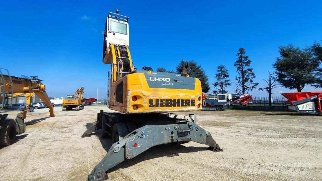 Liebherr LH 30 M 廢棄物/工業用操作車