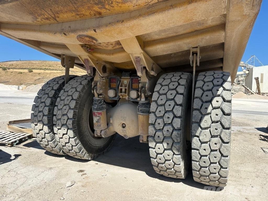 CAT 769D 剛性傾卸卡車