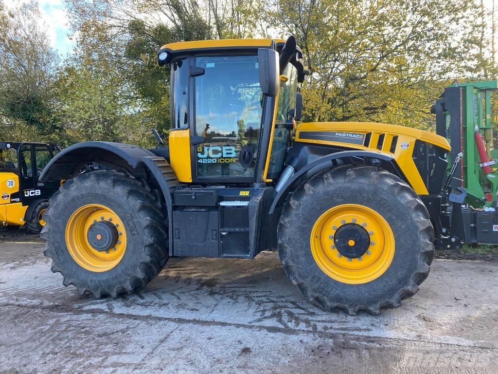JCB Fastrac 4220 曳引機
