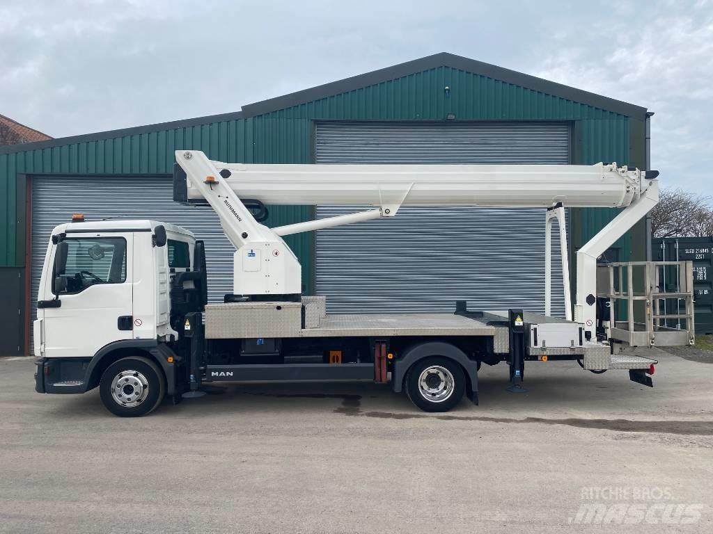 Ruthmann T330.3 卡車裝載高空作業車