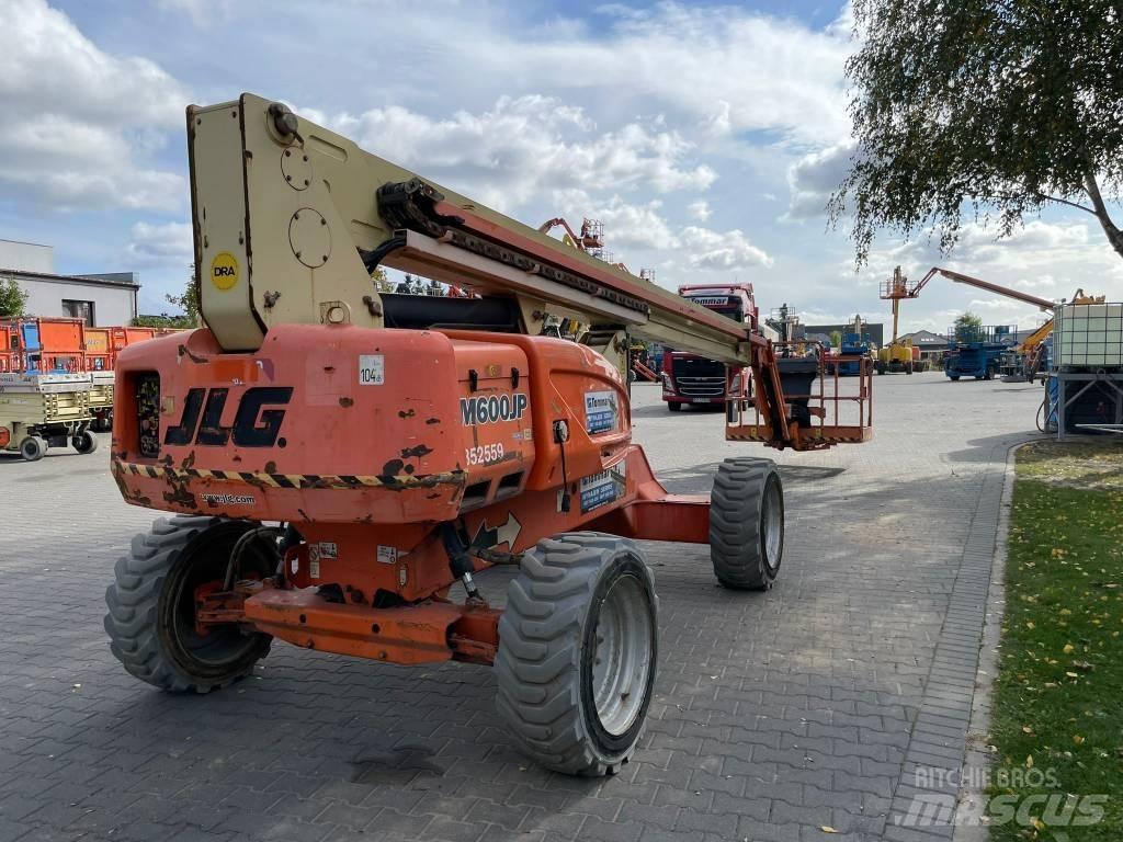 JLG M 600 JP 曲臂高空作業車
