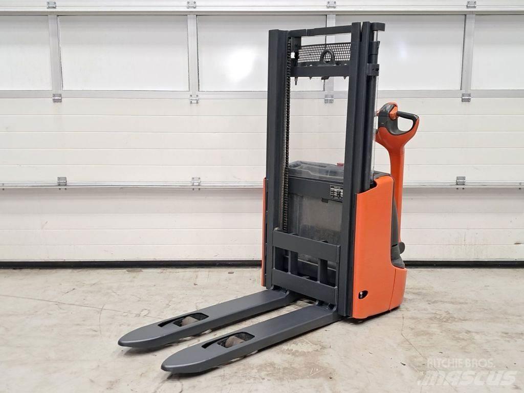 Linde L10B 行走控制式堆積機