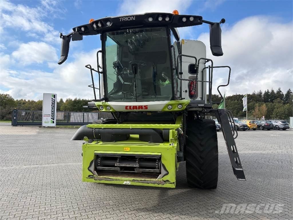 CLAAS TRION 520 聯合收穫機