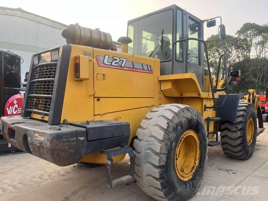 TCM L 27 輪胎式裝載機