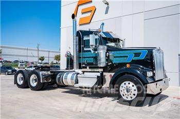 Kenworth W 900 曳引機組件