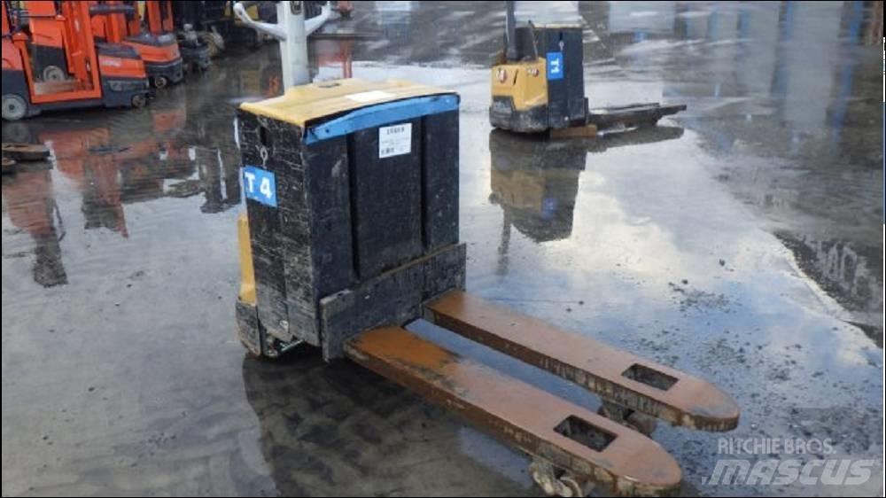 CAT NPP 20 N2E 低架升降機