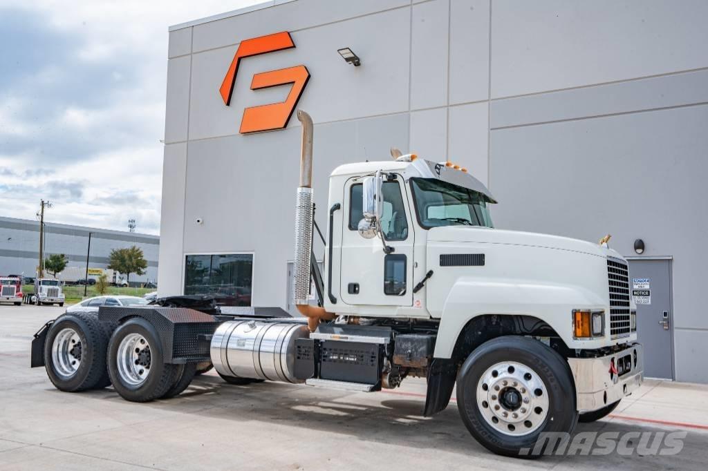 Mack Pinnacle 64T 曳引機組件