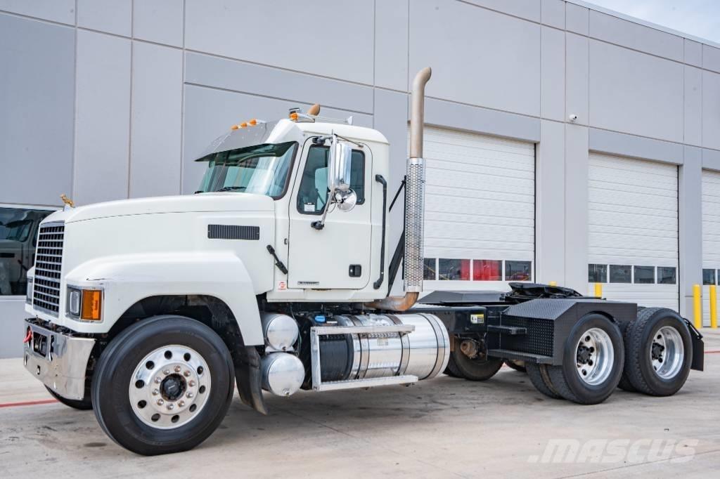 Mack Pinnacle 64T 曳引機組件
