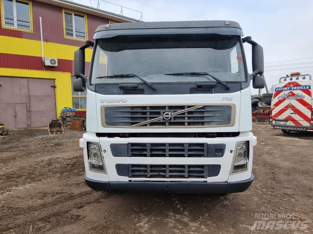 Volvo FM400 8x4 裝載運輸卡車