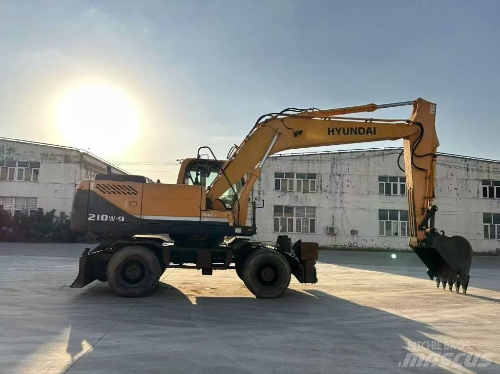 Hyundai 210W-9 旋轉式挖土機/掘鑿機/挖掘機