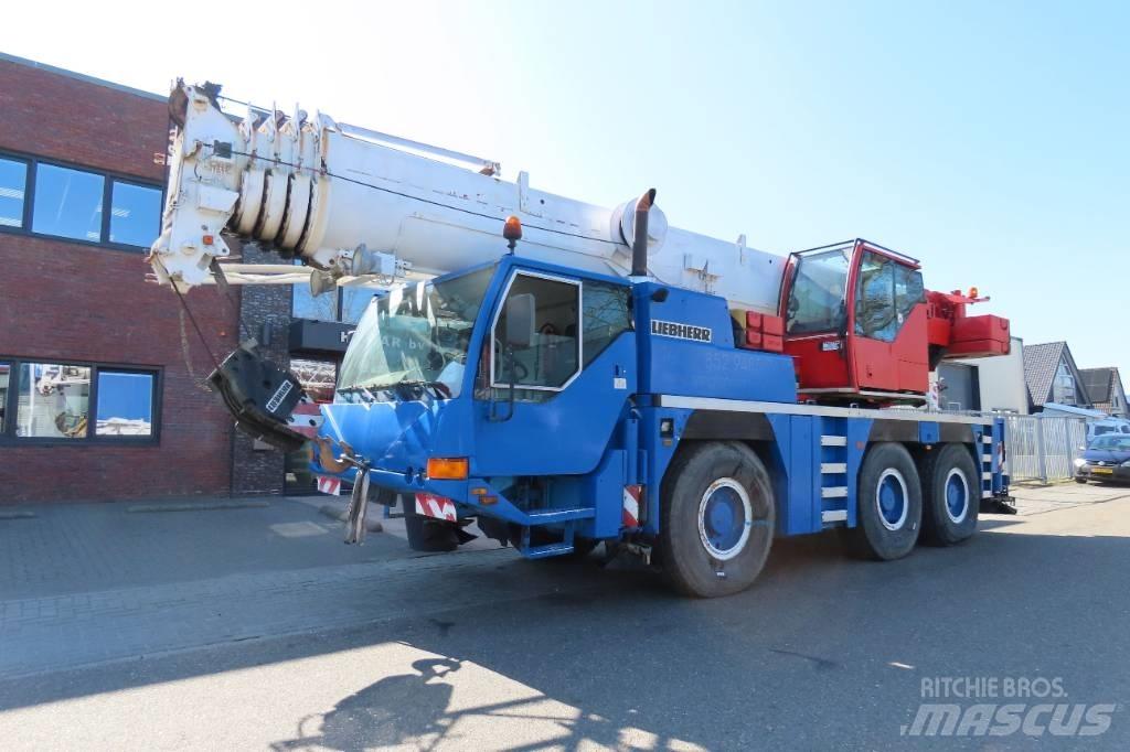 Liebherr LTM 1055-1 全路面起重機/吊車