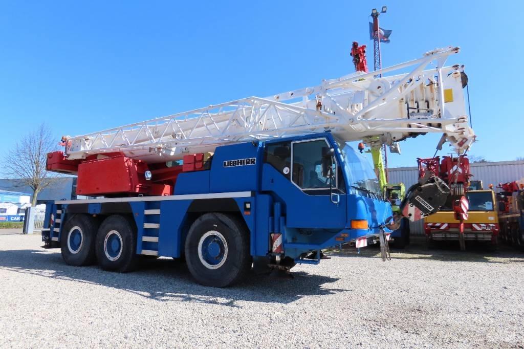 Liebherr LTM 1055-1 全路面起重機/吊車